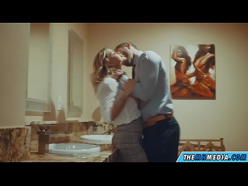 ❤️ Meta blonda busty seduces f'kamra tal-banju pubbliku ️ Porn anali fil-porn mt.cassino-vulkan646.ru ❌